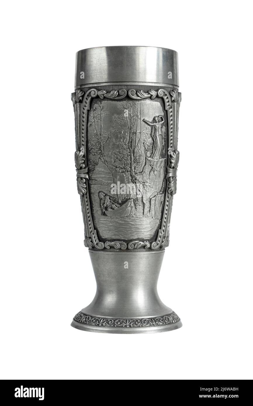 Calice d'argento medievale isolato su sfondo bianco Foto Stock