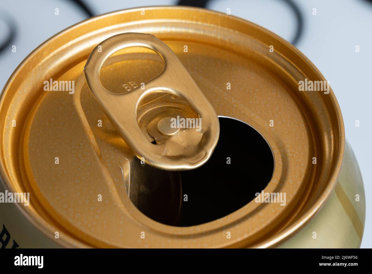 Parte superiore della lattina di soda aperta in primo piano Foto Stock