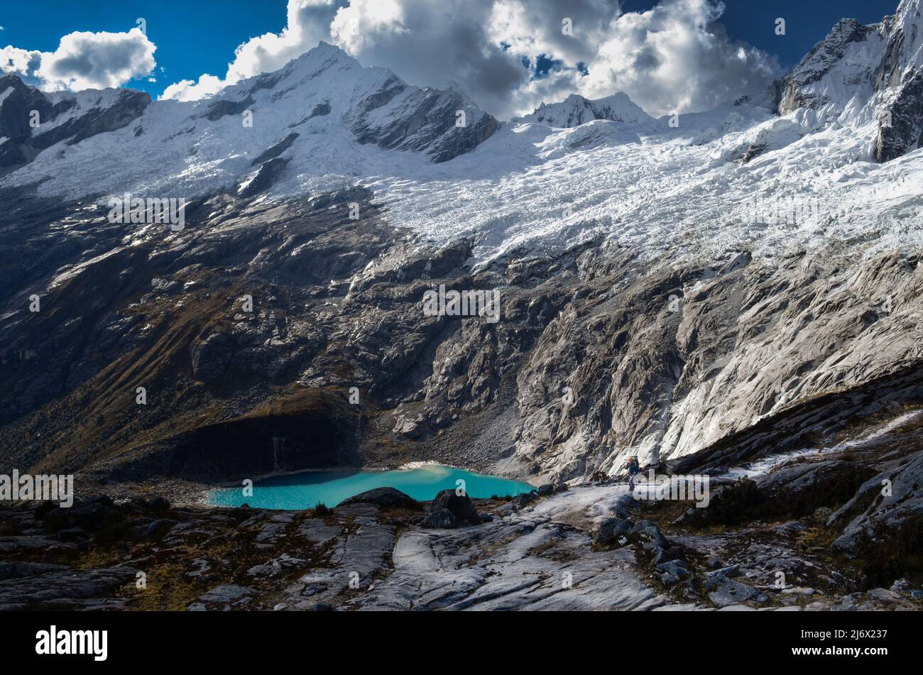 Laguna Taullicocha, Parco Nazionale Huascaran, Cordillera Blanca, Perù Foto Stock