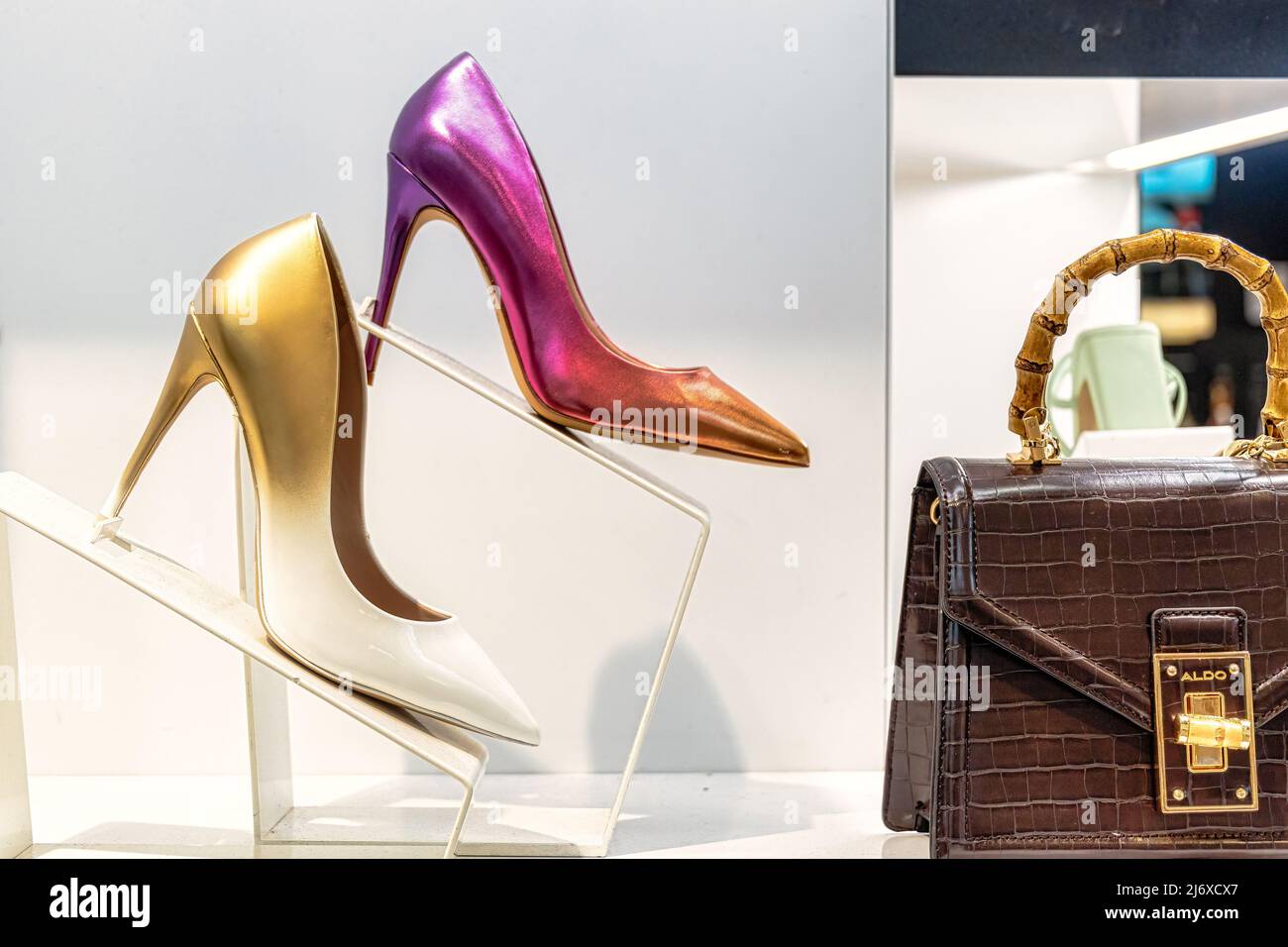 Aldo shoes immagini e fotografie stock ad alta risoluzione - Alamy