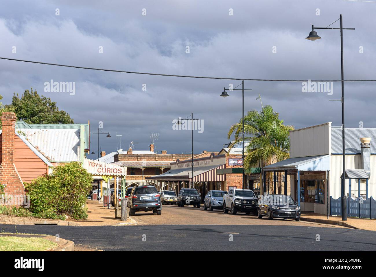Negozi lungo Mayne Street a Gulgong, nuovo Galles del Sud Foto Stock