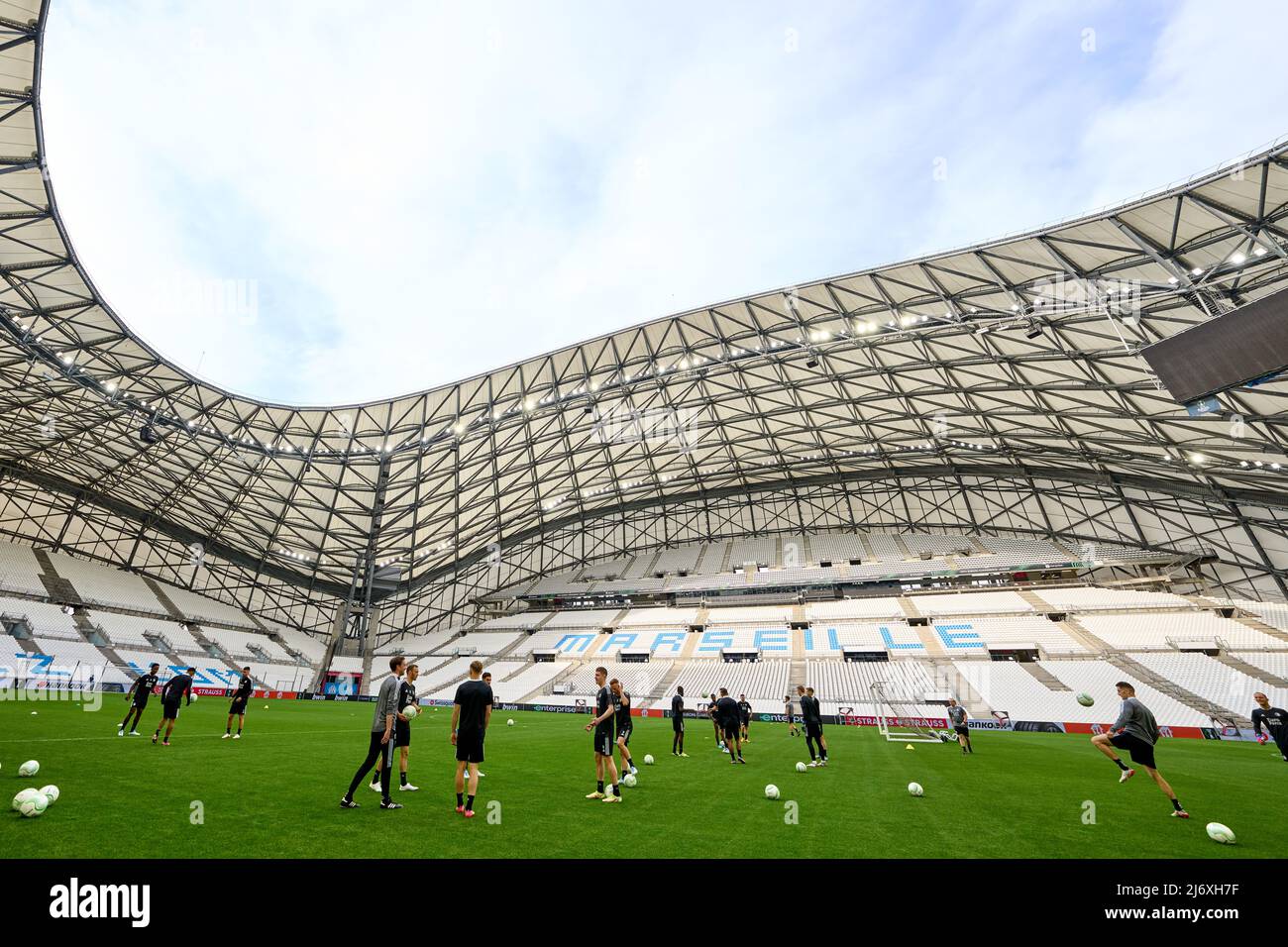 Marsiglia - panoramica durante la conferenza stampa e la formazione di Feyenoord allo Stade Velodrome il 4 maggio 2022 a Marsiglia, Francia. (Da Box a Box Pictures/Tom Bode) Foto Stock