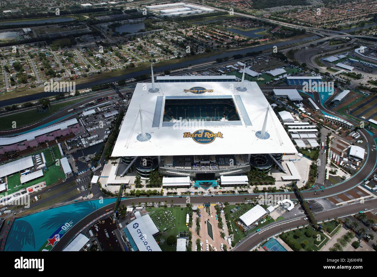 Una vista aerea del circuito F1 per il Gran Premio di Miami all'Hard Rock Stadium, lunedì 2 maggio 2022, a Miami Gardens, Flat. Una vista aerea della gara F1 Foto Stock