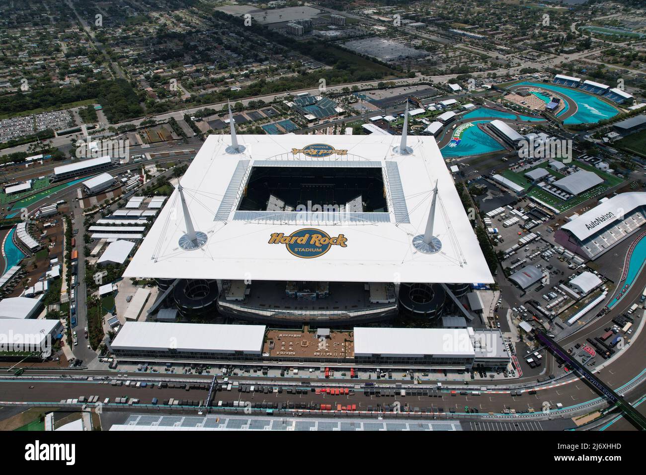 Una vista aerea del circuito F1 per il Gran Premio di Miami all'Hard Rock Stadium, lunedì 2 maggio 2022, a Miami Gardens, Flat. Una vista aerea della gara F1 Foto Stock