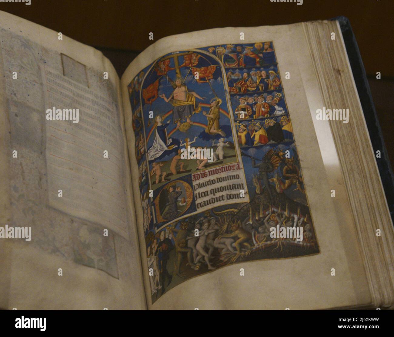 Libro di ore. Uso di Roma. Poitiers e/o Tours?, Francia, ca. 1460-1470. Scrivano sconosciuto. Manoscritto su pergamena. Illuminatori: Due discepoli del Maestro di Adelaide di Saboia; Maestro delle ore di Madrid e Maestro di Jeanne de France (artista di Tours appartenente allo stile di Fouquet). Fol. 116r. Miniatura raffigurante gli eletti e gli dannati gettati nell'Inferno. Museo Calouste Gulbenkian. Lisbona, Portogallo. Foto Stock