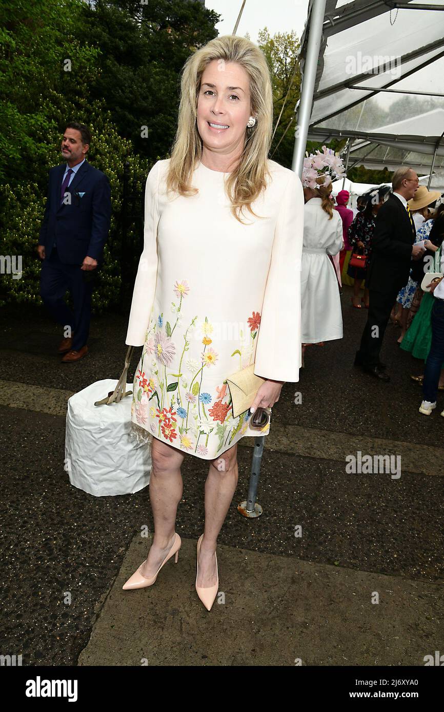 Serena Boardman in Valentino Dress partecipa al Central Park Conservancy'a 40th annuale Frederick Law Olmsted Awards Luncheon il 4 maggio 2022 nel Conservatory Garden in Central Park a New York, New York, USA. Robin Platzer/ Twin Images/ SIPA USA Foto Stock