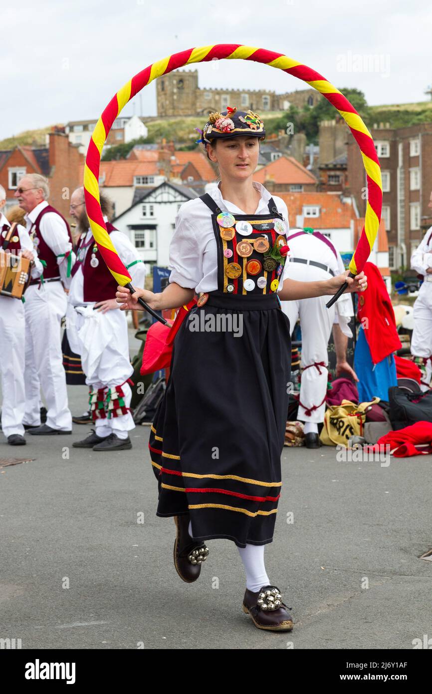 Balli tradizionali alla settimana folk di Whitby Foto Stock