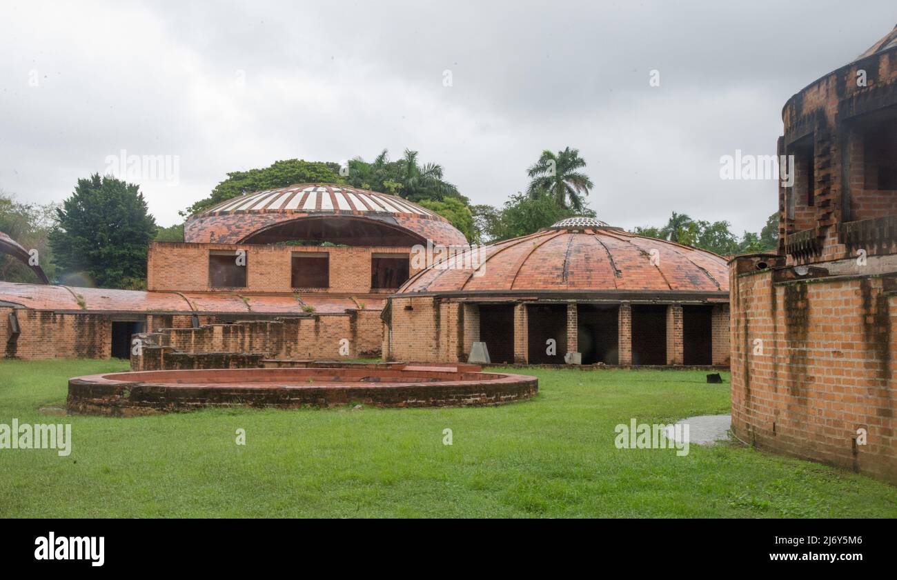 L'Avana, Cuba - la Scuola Nazionale d'Arte di Cuba fu abbandonata nel 1965. Questa era la Scuola di Balletto. Foto Stock
