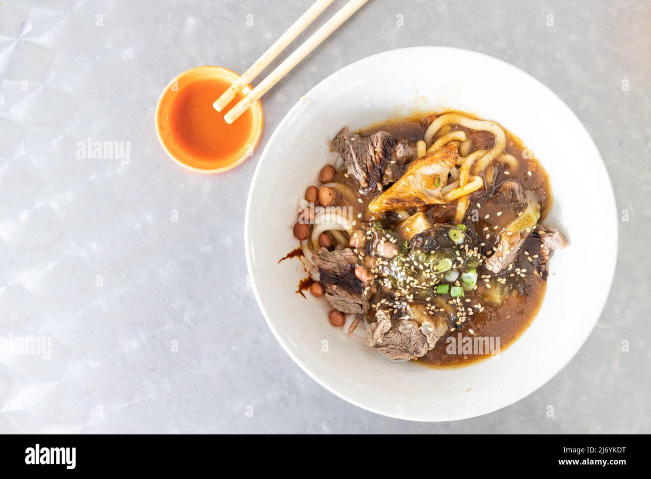 Noodle di manzo Seremban con sugo di carne, cibo popolare in Malesia Foto Stock