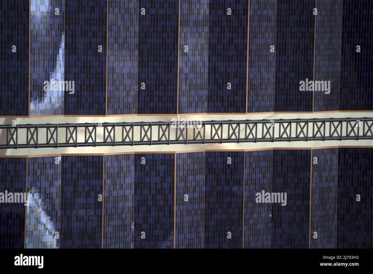 dettaglio pannello solare satellitare in primo piano Foto Stock