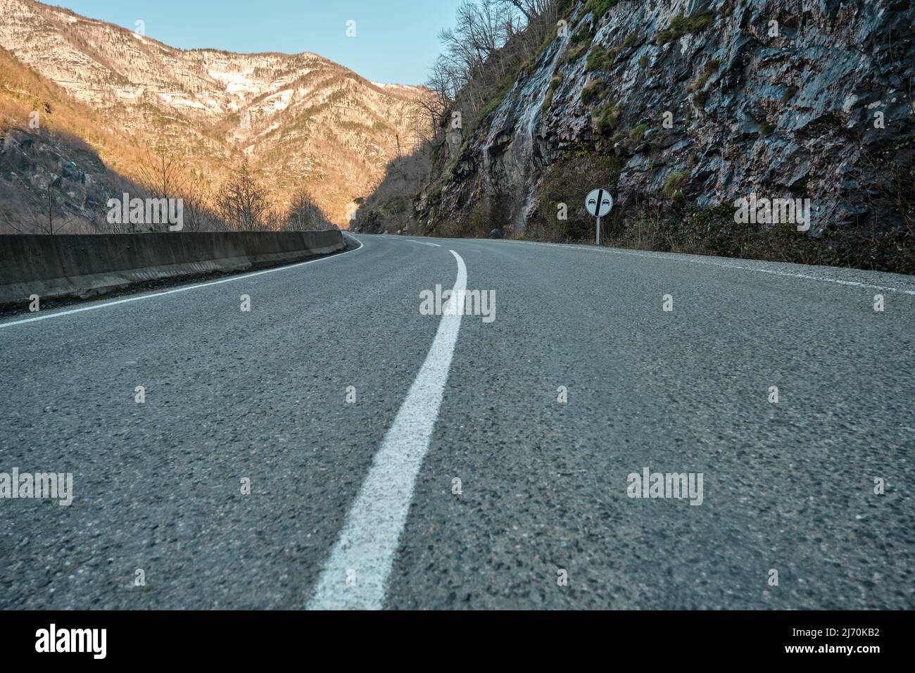 Concetto di vista della strada in alto, corsia di una strada singola e di viaggio, Foto Stock