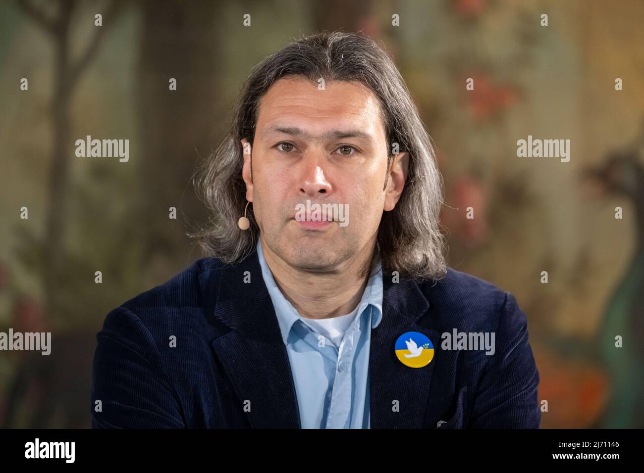 05 maggio 2022, Baviera, Poing: Vladimir Jurowski, Direttore Generale della Musica dell'Opera di Stato Bavarese, durante la presentazione della stagione dell'Opera di Stato Bavarese per il 2022/2023. Foto: Peter Kneffel/dpa Foto Stock