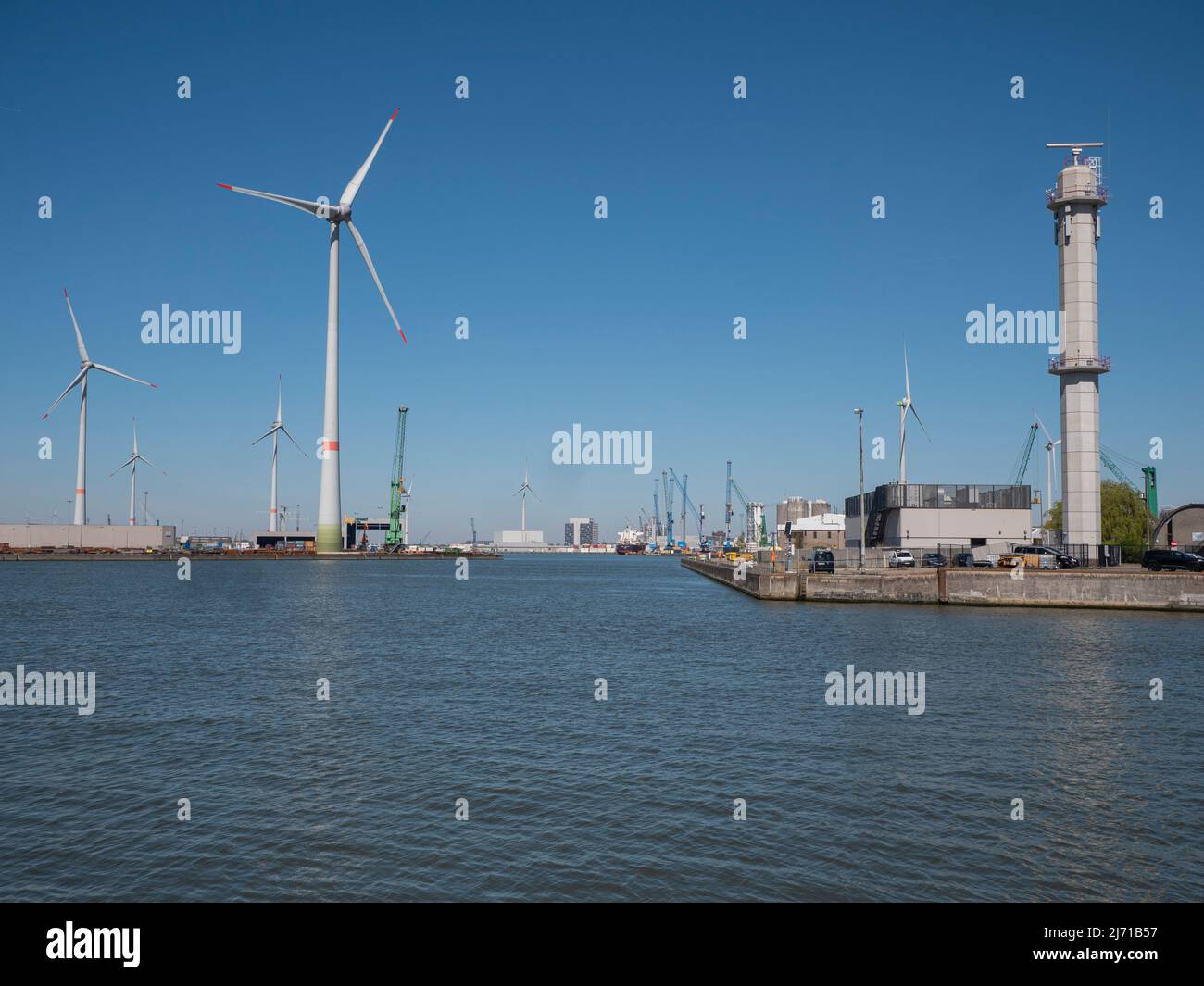 Anversa, Belgio, 17 aprile 2022, panoramica del porto di Anversa dal Ponte della Siberia Foto Stock