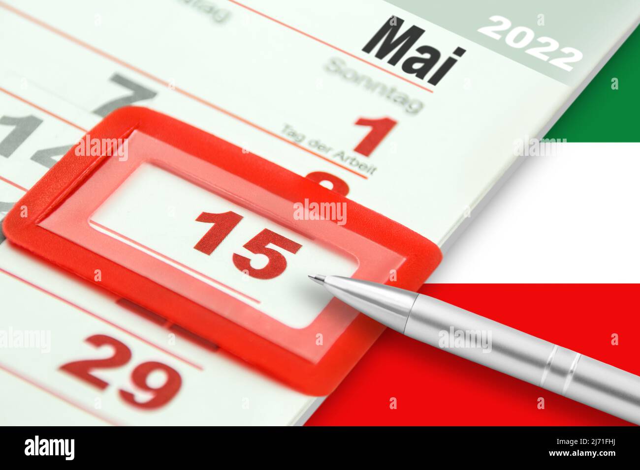 Calendario tedesco 2022 maggio 15 Domenica e bandiera di Nordrhein-Westfalen Foto Stock