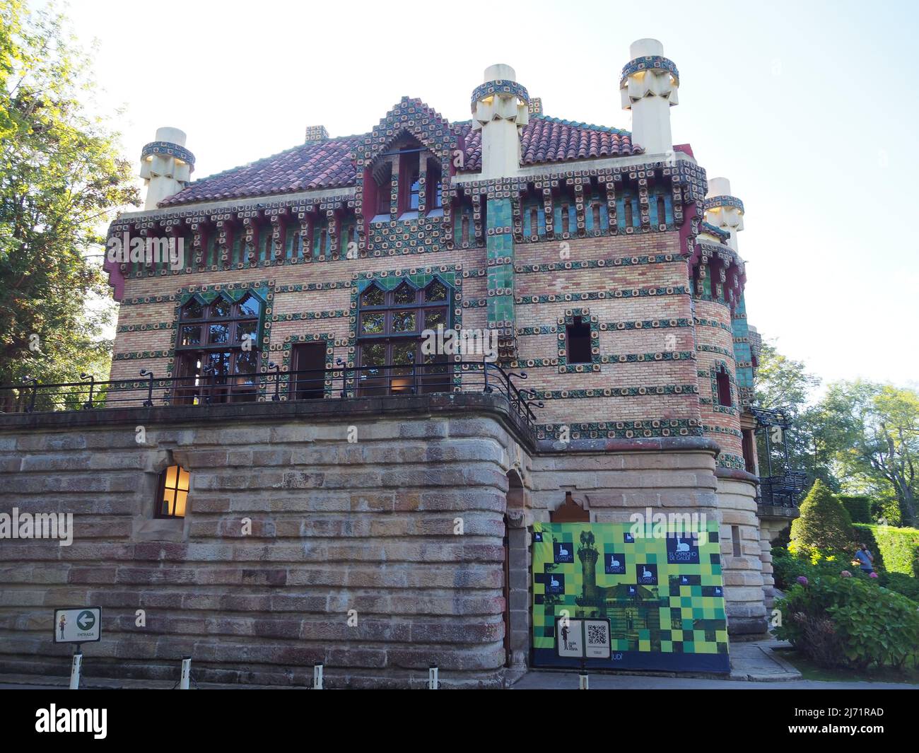 Comillas, comune cantabrico famoso per il suo palazzo e il capriccio di Gaudí. Spagna. Foto Stock