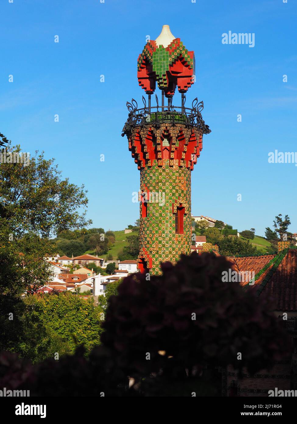 Comillas, comune cantabrico famoso per il suo palazzo e il capriccio di Gaudí. Spagna. Foto Stock