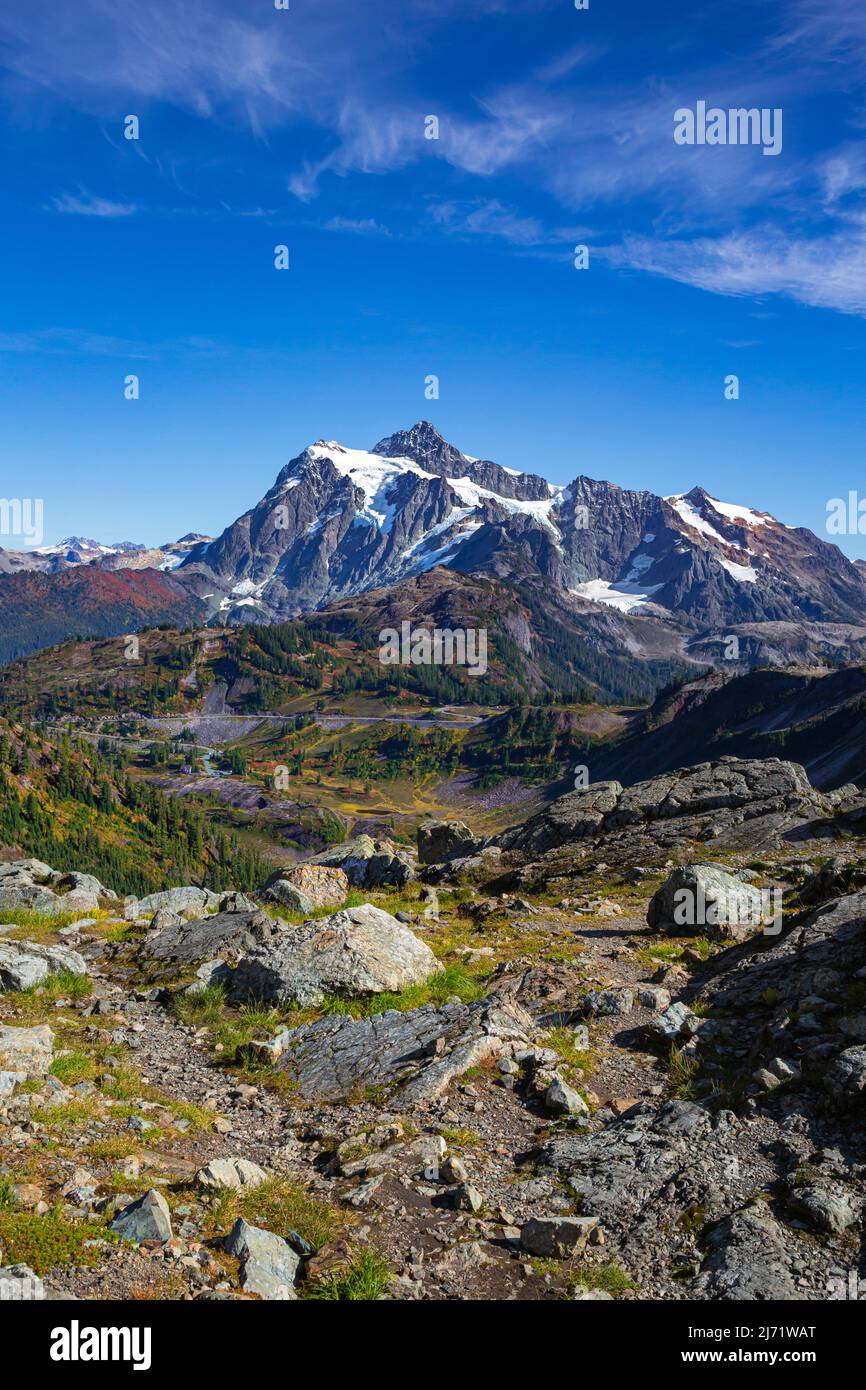 WA21516-00...WASHINGTON - Monte Shuksan dal Lakes Trail nel Monte Baker - Snoqualmie National Forest. Foto Stock