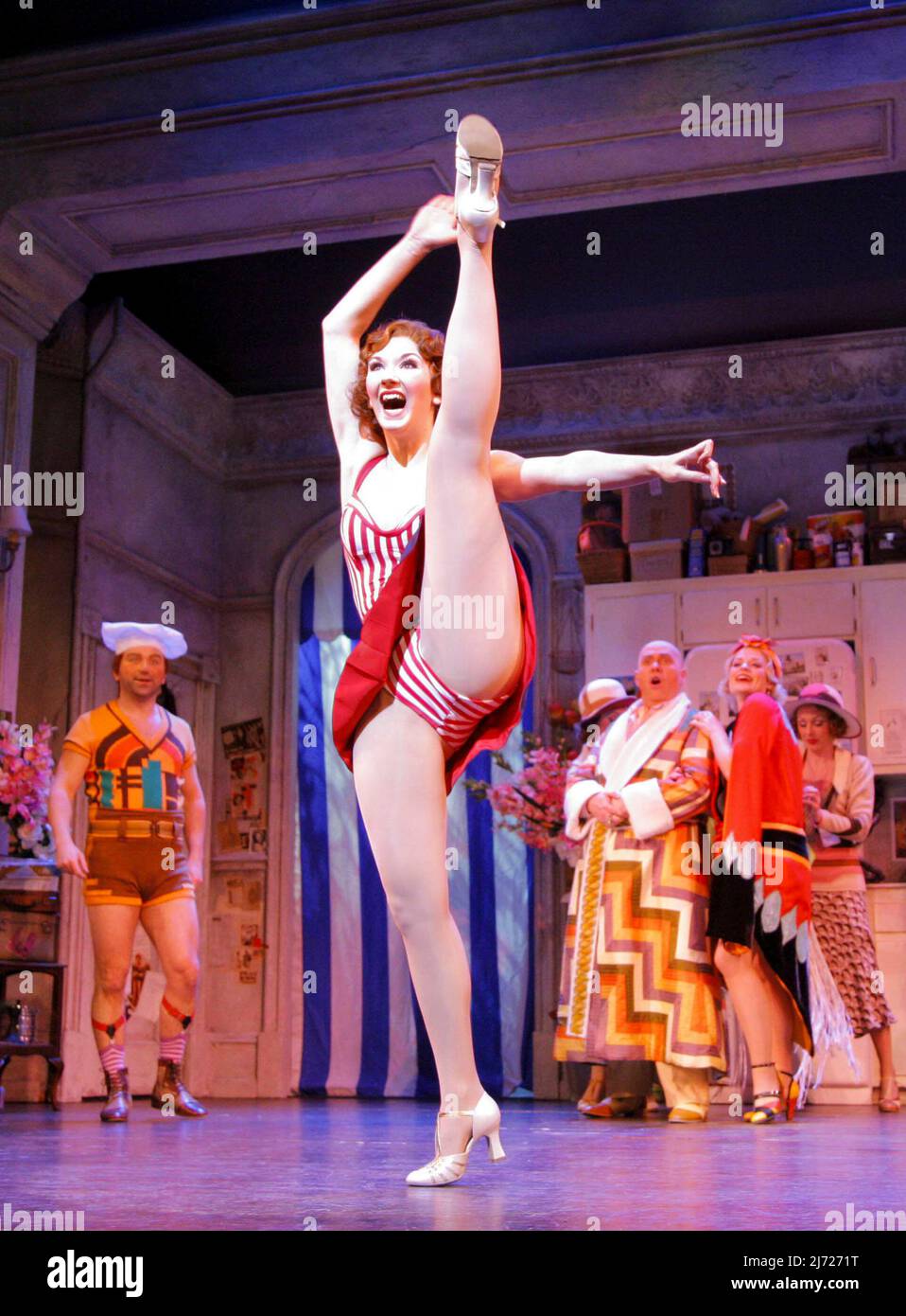 Summer Strawen (Janet Van De Graaff) nel SONNOLENTO AL Novello Theatre, Londra WC2 06/06/2007 musica: Lisa Lambert & Greg Morrison libro: Bob Martin & Don McKellar Set design: Casey Nicholaw costumi: Gregg Barnes illuminazione: Ken Billington & Brian Monahan regista e coreografo: Casey Nicholaw Foto Stock