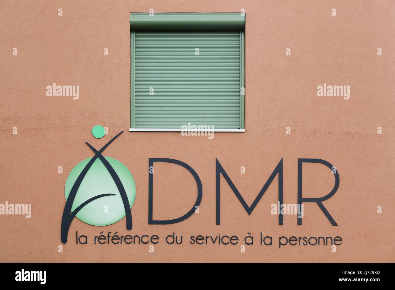 Bourg, Francia - 26 settembre 2020: ADMR è una rete associativa di servizi personali Foto Stock
