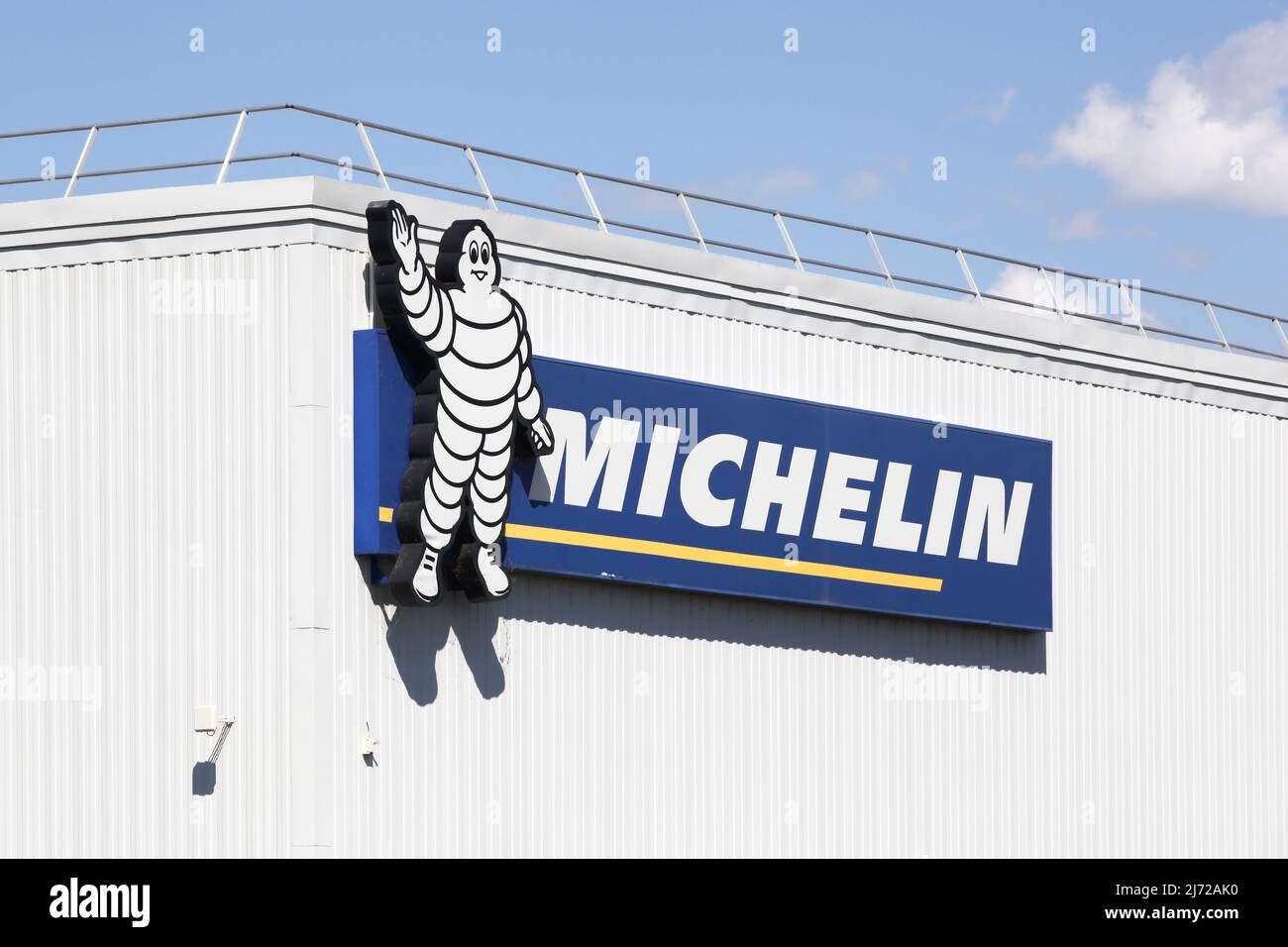 Roanne, Francia - 31 maggio 2020: Stabilimento Michelin a Roanne. Michelin è un produttore di pneumatici con sede a Clermont-Ferrand Foto Stock