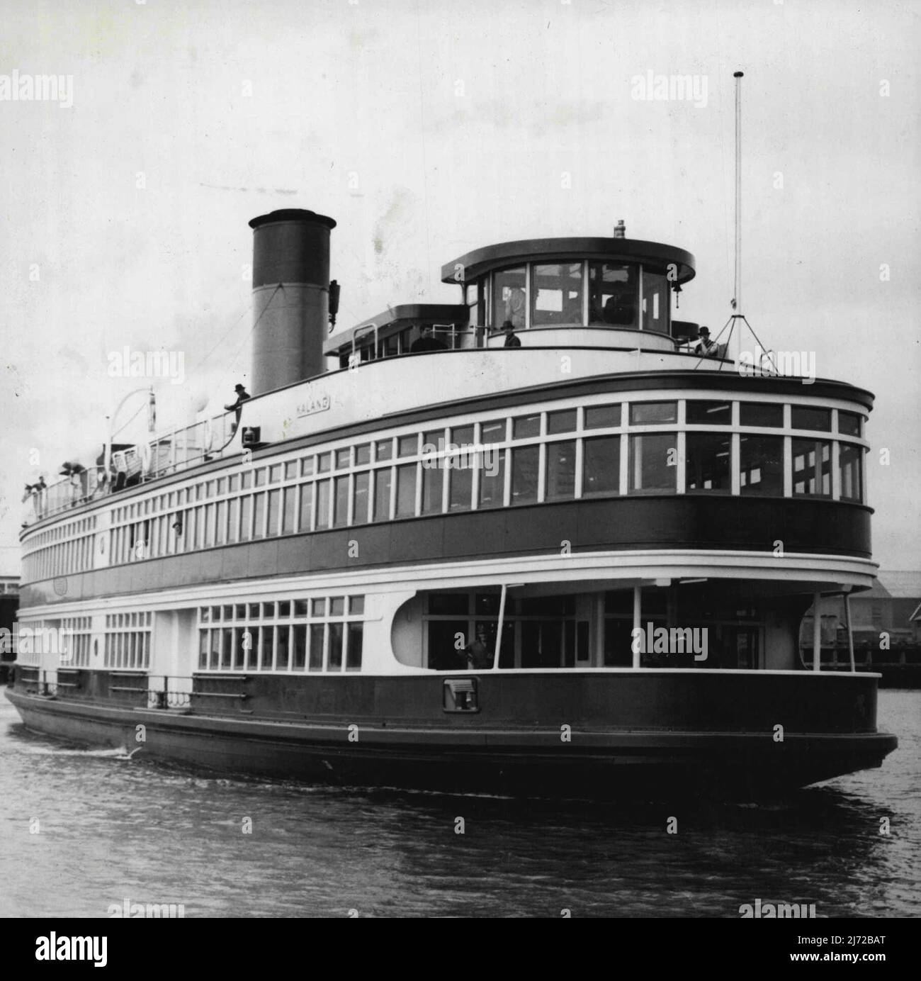 Sydney ***** -- 'Showboat' precedentemente il 'Thalang' in corso di prove portuali a Newcastle dopo la sua conversione da un ***** e ha vinto la barca di rifornimento. Il lavoro è stato causato fuori al Dockyard di Stato. Ottobre 2, 1948. Foto Stock