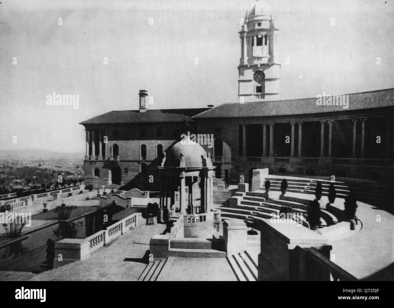 Il volto del Sud Africa -- 7 Pretoria, anche nel Transvaal, divenne la sede  amministrativa del governo nel 1910 quando le province diventarono  un'Unione. L'edificio dell'Unione, visto in questa foto, che ospita