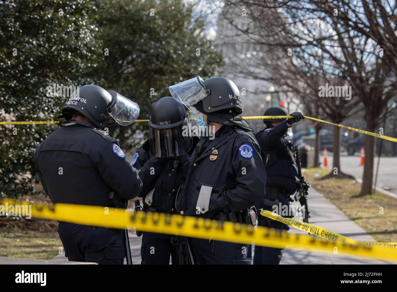 WASHINGTON, D.C. – 20 gennaio 2021: La polizia del Campidoglio degli Stati Uniti è vista vicino al Campidoglio degli Stati Uniti il giorno di Inaugurazione 2021. Foto Stock
