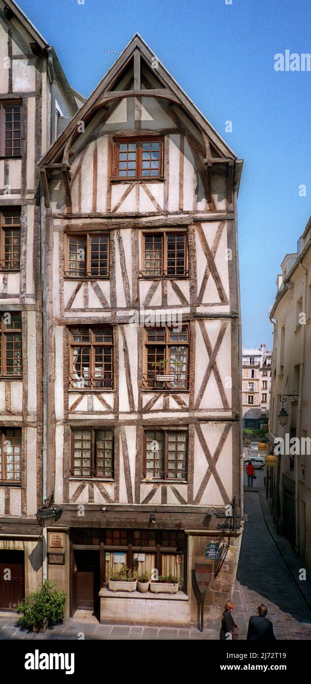Una casa del 15th secolo a 13, rue Francois Myon all'angolo di rue Cloche-Perce. Francesco ferro fu il «Prévôt des marchands» dal 1604 al 1606. Foto Stock