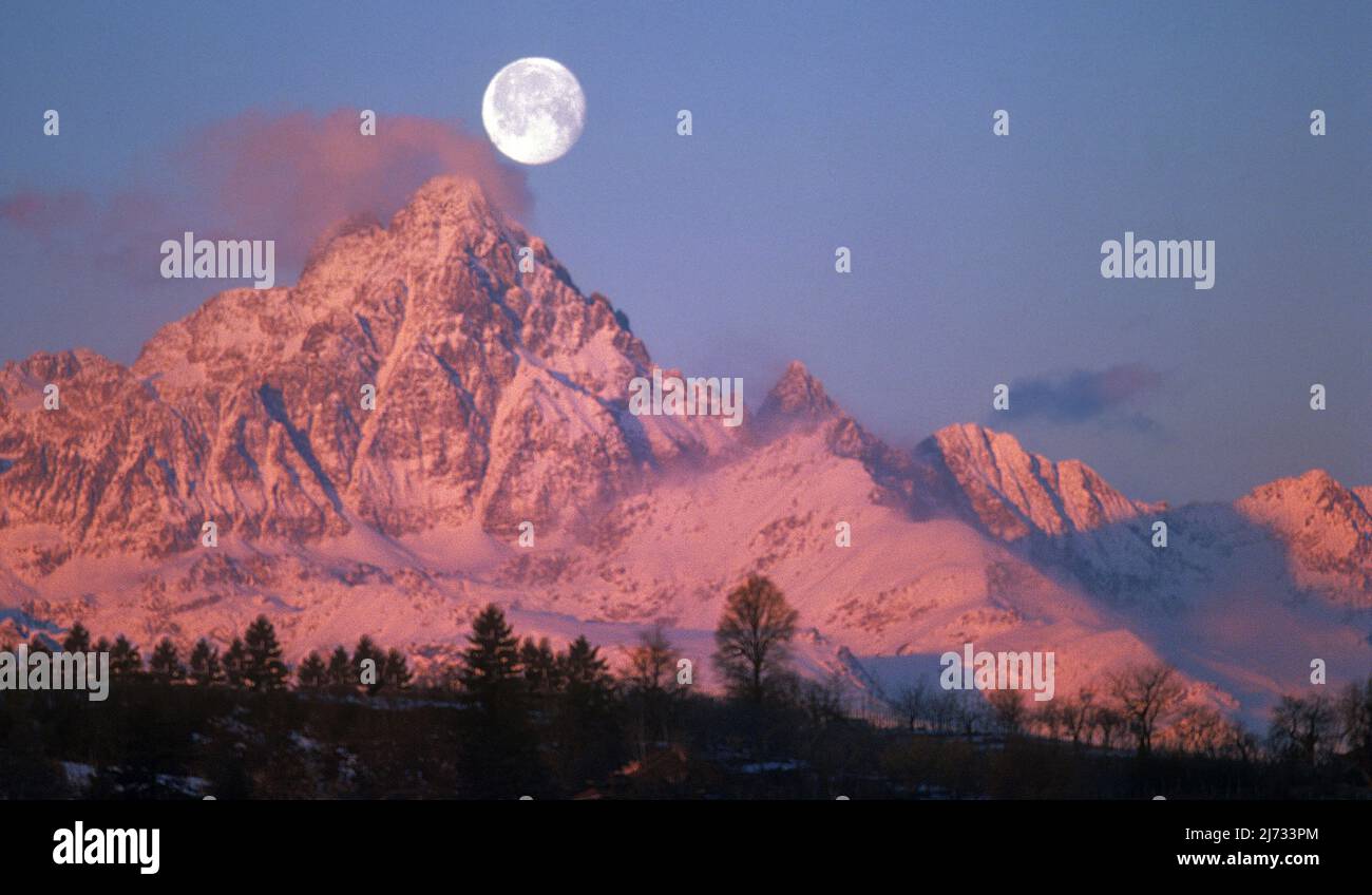 Tramonto sul Monviso. Foto Stock