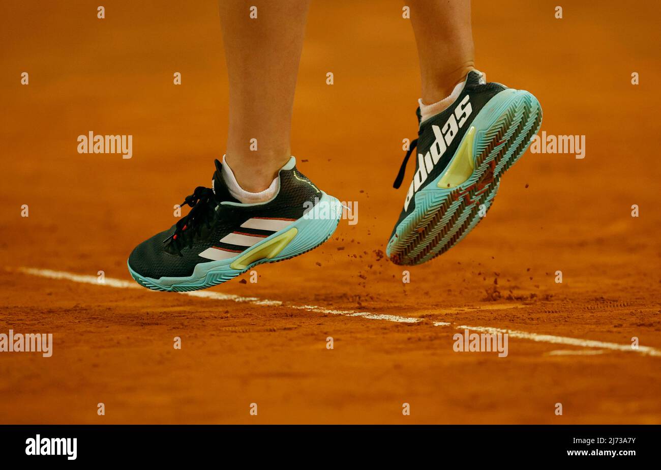 Tennis - WTA Masters 1000 - Madrid Open - Caja Magica, Madrid, Spagna - 5  maggio 2022 le scarpe svizzere Jil Teichmann durante la sua semifinale  contro Jessica Pegula degli Stati Uniti REUTERS/Juan Medina Foto stock -  Alamy