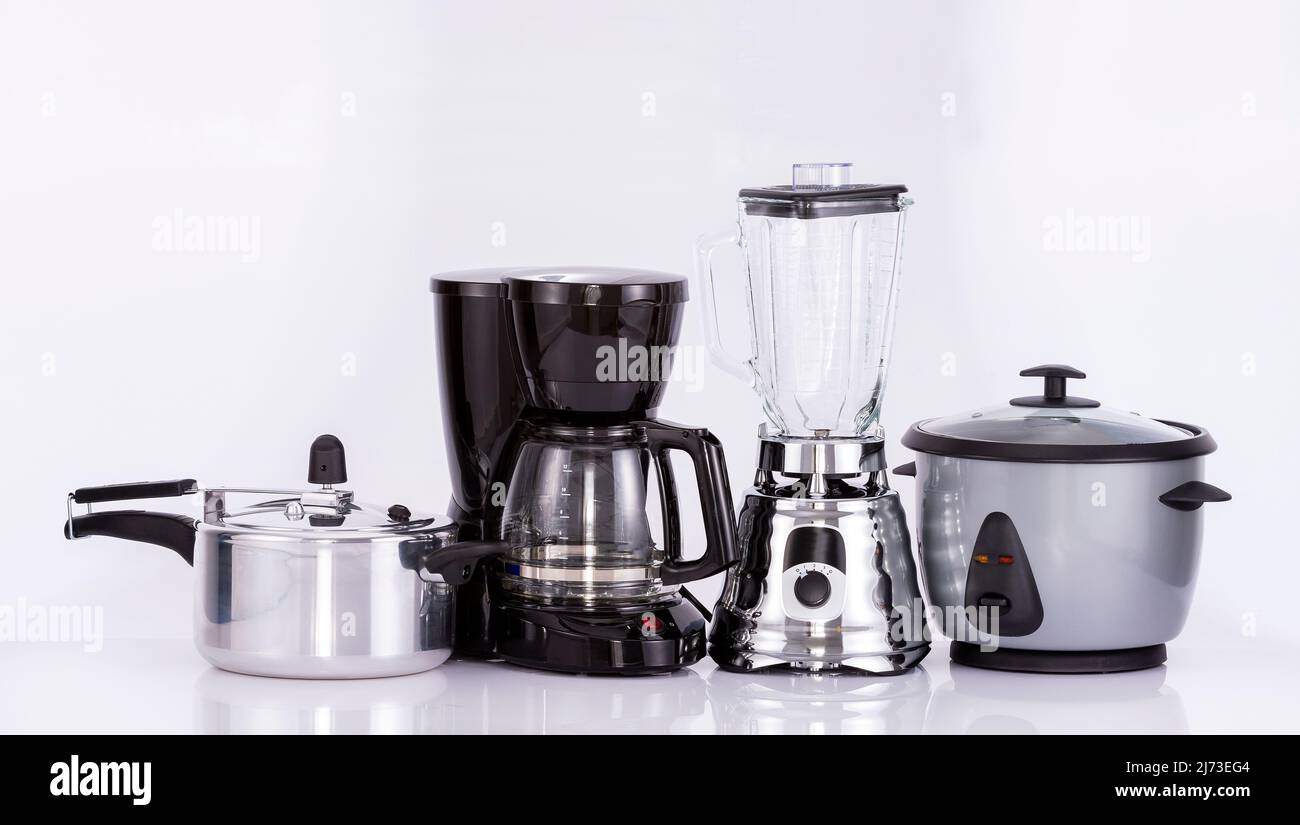 Piccoli elettrodomestici da cucina moderni su sfondo neutro Foto stock -  Alamy