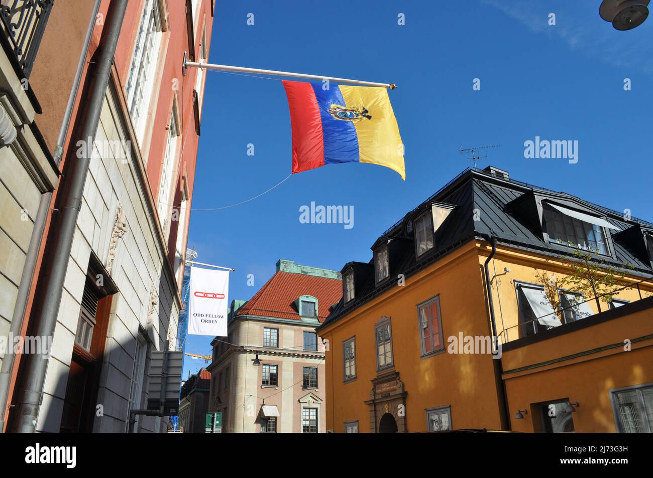 L'esterno dell'Ambasciata dell'Ecuador in un edificio storico a Västra Trädgårdsgatan nel centro di Stoccolma, Svezia. Foto Stock