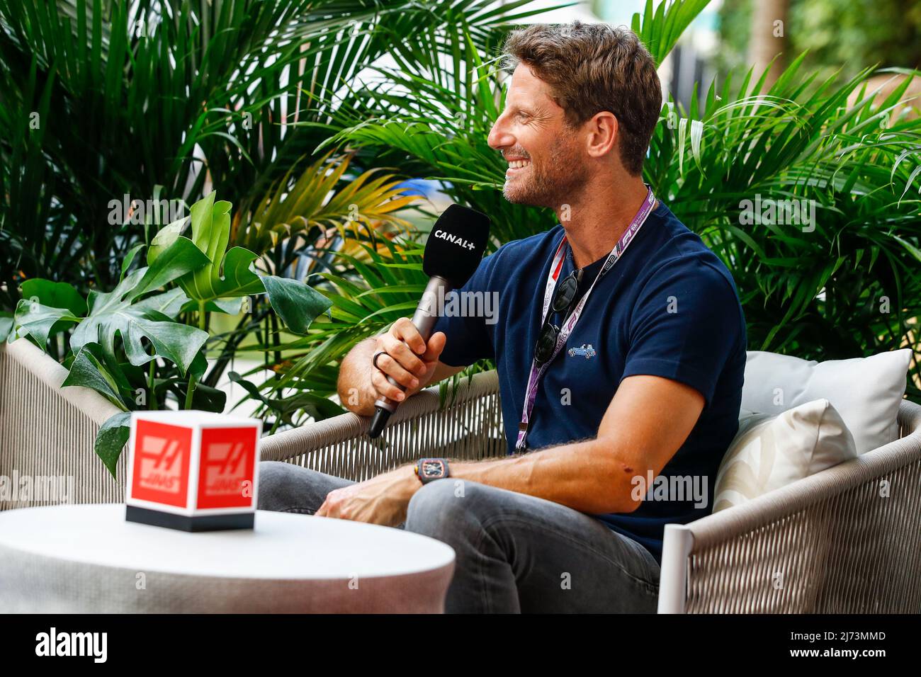 Romain Grosjean, ritratto intervista Canal + durante la Formula 1 Crypto.com Miami Grand Prix 2022, 5th round del FIA Formula uno World Championship 2022, sull'Autodromo Internazionale di Miami, dal 6 al 8 maggio 2022 a Miami Gardens, Florida, Stati Uniti d'America - Foto Xavi Bonilla / DPPI Foto Stock