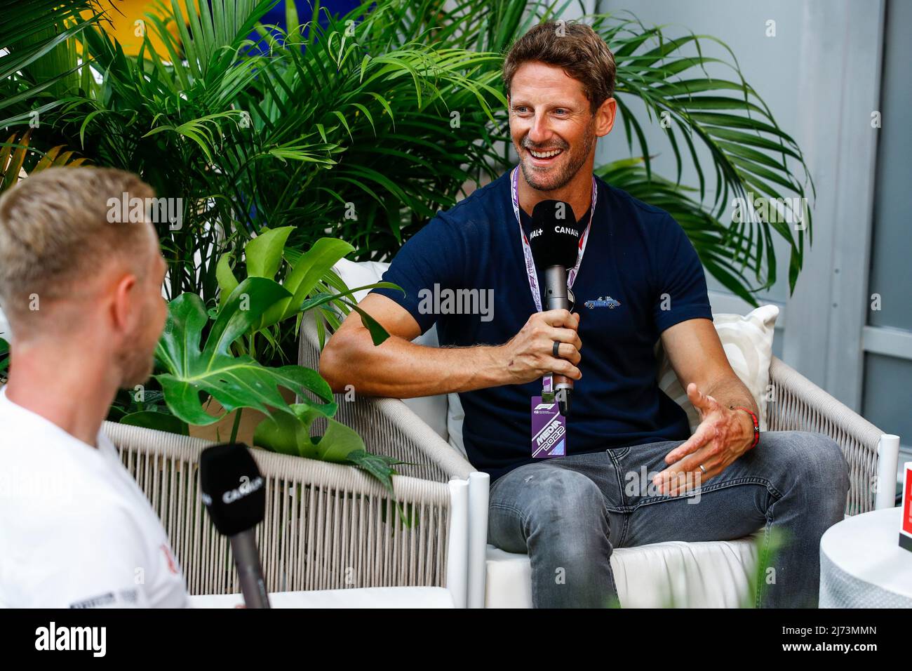 Romain Grosjean, ritratto intervista Canal + con MAGNUSSEN Kevin (den), Haas F1 Team VF-22 Ferrari, ritratto durante la Formula 1 Crypto.com Miami Grand Prix 2022, 5th round del FIA Formula uno World Championship 2022, sull'autodromo Internazionale di Miami, dal 6 al 8 maggio 2022 a Miami Gardens, Florida, Stati Uniti d'America - Foto Xavi Bonilla / DPPI Foto Stock