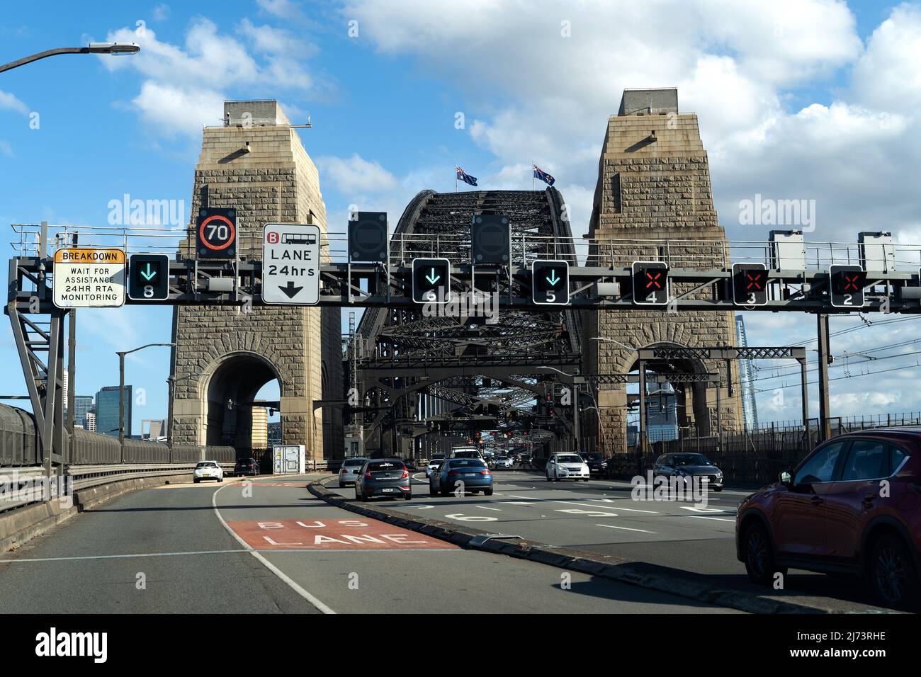 Guida sul Sydney Harbour Bridge Foto Stock