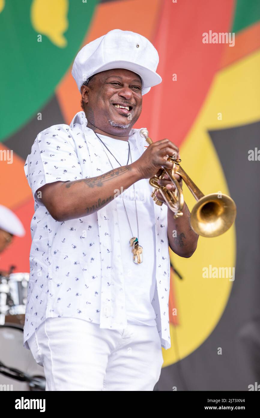 Kermit Ruffins durante il New Orleans Jazz & Heritage Festival il 5 maggio 2022, all'ippodromo di Fair Grounds a New Orleans, Louisiana (foto di Daniel DeSlover/Sipa USA) Foto Stock