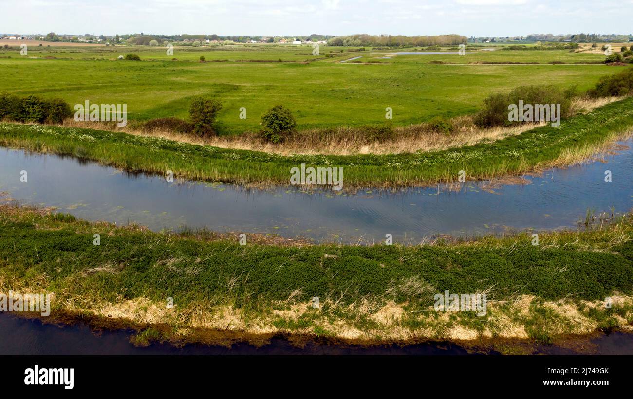 Vista aerea di Roaring Gutter Dyke, nella valle di Lydden, verso la nuova riserva naturale RSPB, Kent Foto Stock