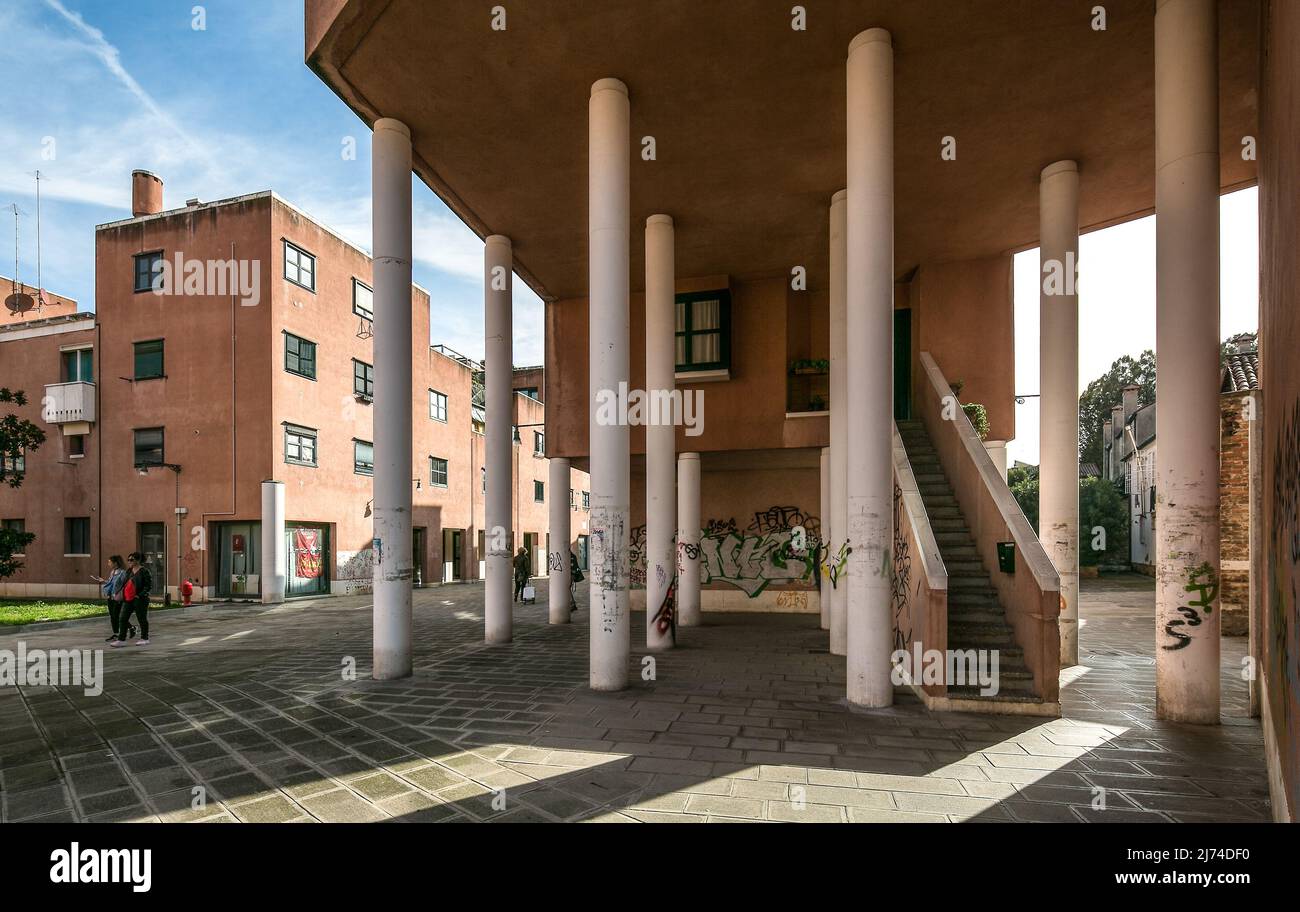 Italien Venedig Cannaregio-Häuser 9343 postmoderne Wohnsiedlung 1981 von Vittorio Gregotti Teilansicht Foto Stock