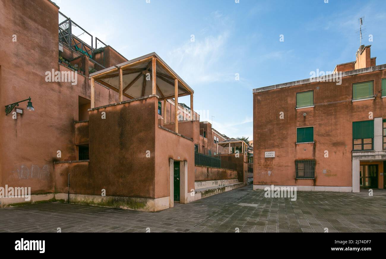 Italien Venedig Cannaregio-Häuser 9348 postmoderne Wohnsiedlung 1981 von Vittorio Gregotti Teilansicht Foto Stock