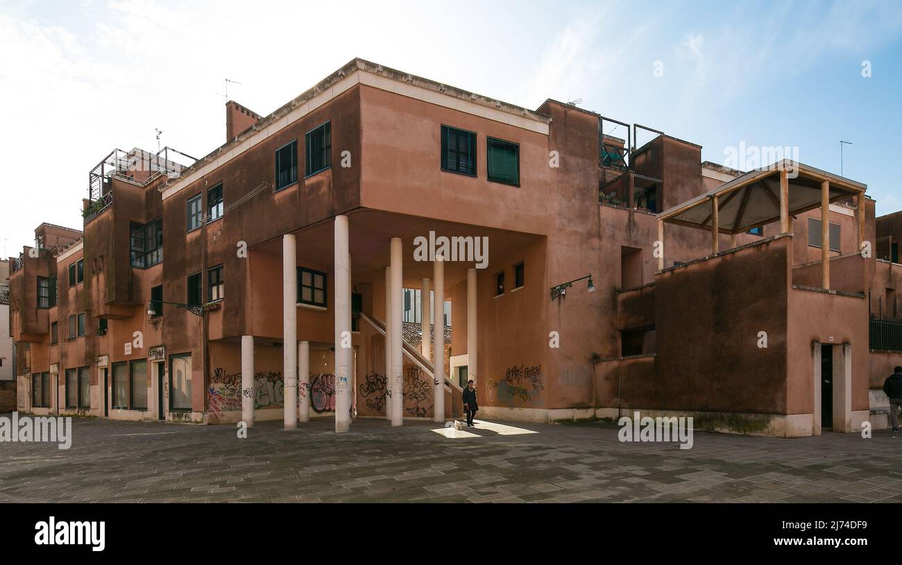 Italien Venedig Cannaregio-Häuser 9349 postmoderne Wohnsiedlung 1981 von Vittorio Gregotti Teilansicht Foto Stock