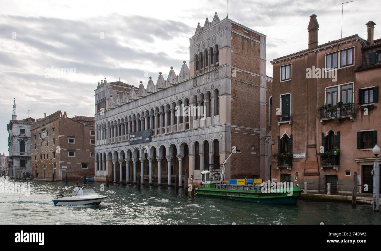 Italien Venedig Fodaco dei Turchi -26 am Canal Grande Baubegorn 1227 heute Naturkundemuseum Foto Stock