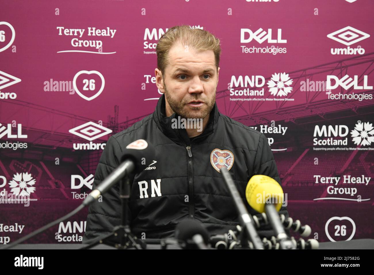 Tynecastle Park Edinburgh.Scotland UK .6th May 22. Robbie Neilson Press Conference per Cinch Premiership Match / Celtic, direttore di Hearts Foto Stock