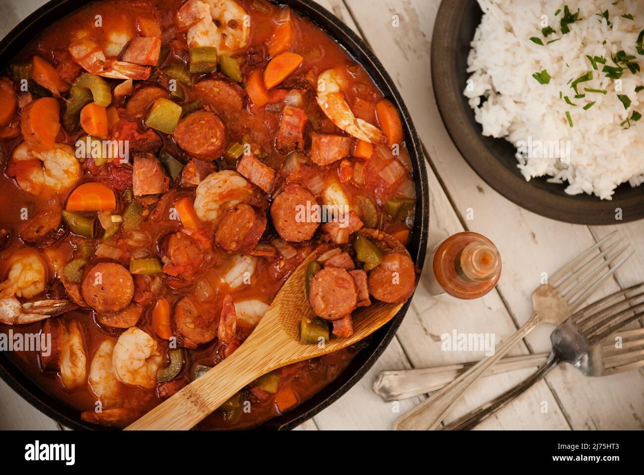 Jambalaya con gamberi e salsiccia, riso Foto Stock