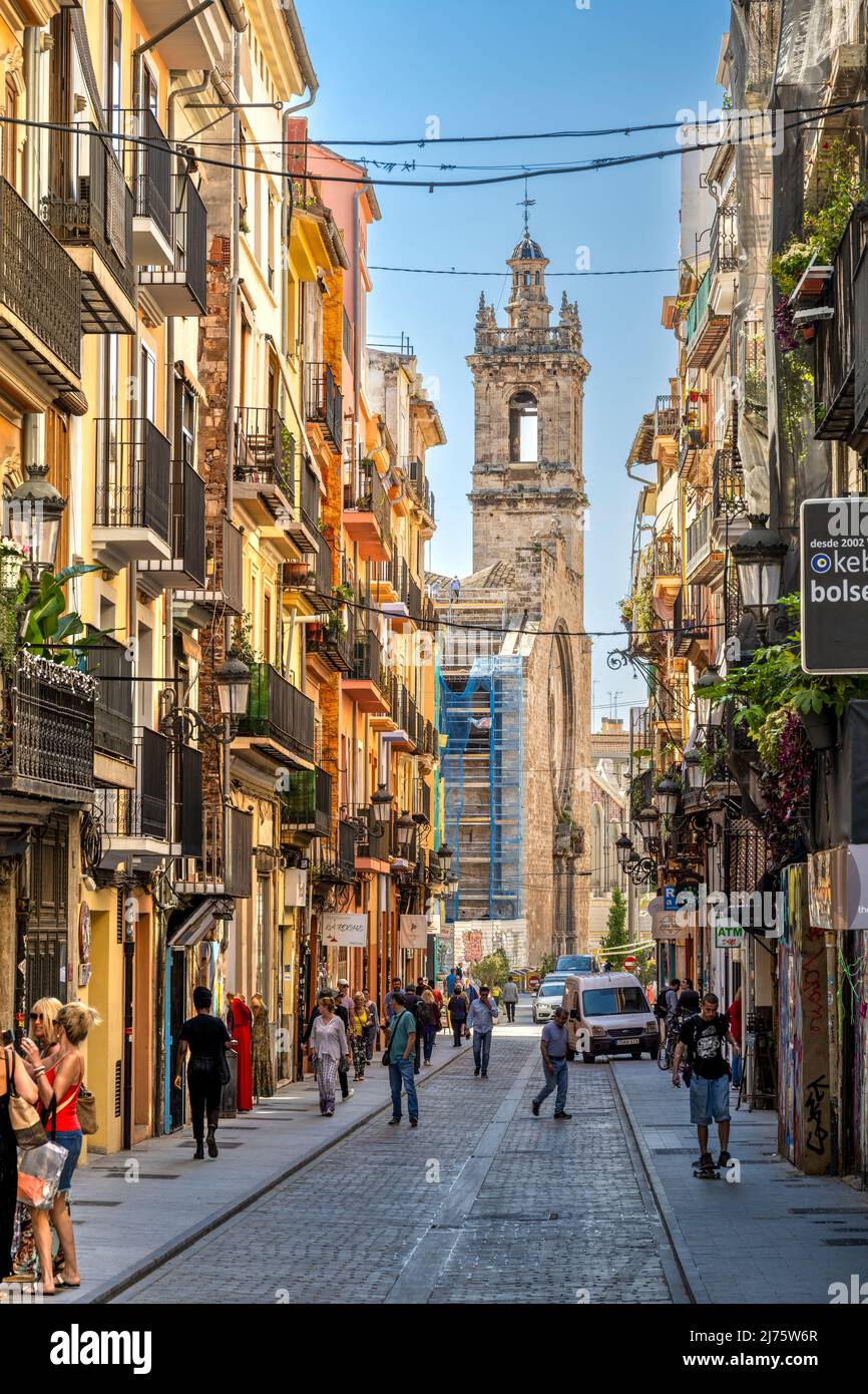 Vista panoramica sulla strada nel quartiere El Carmen, Valencia, Comunità Valenciana, Spagna Foto Stock
