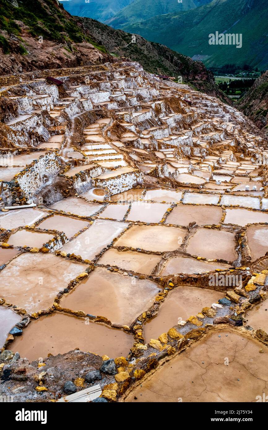 La regione di Cusco di Salineras De Maras (Maras Salt Pans), Perù. Foto Stock