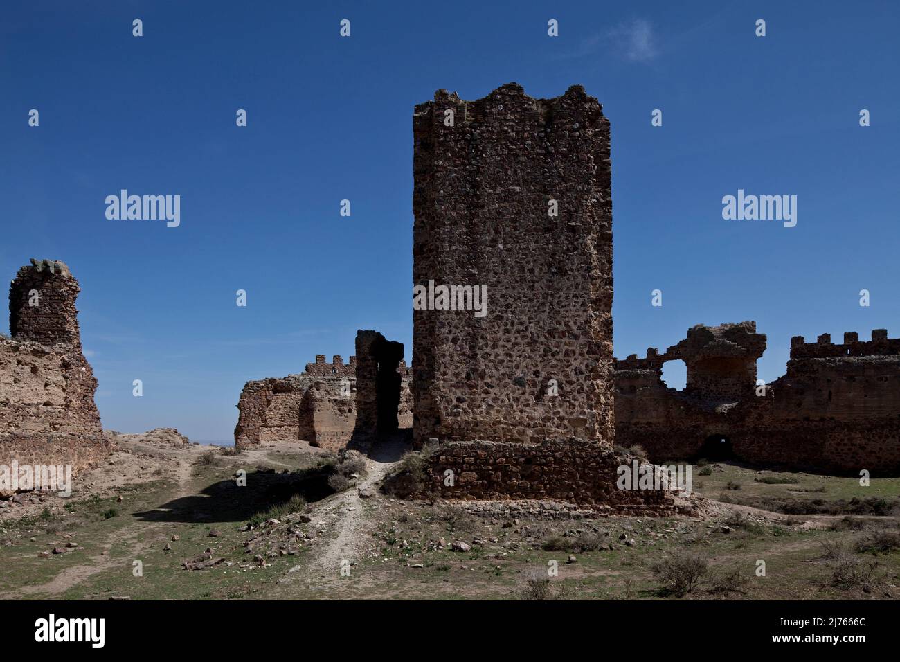 Castillo de Penas Negras Hofansicht mit Bergfried Torre del Homenaje Foto Stock