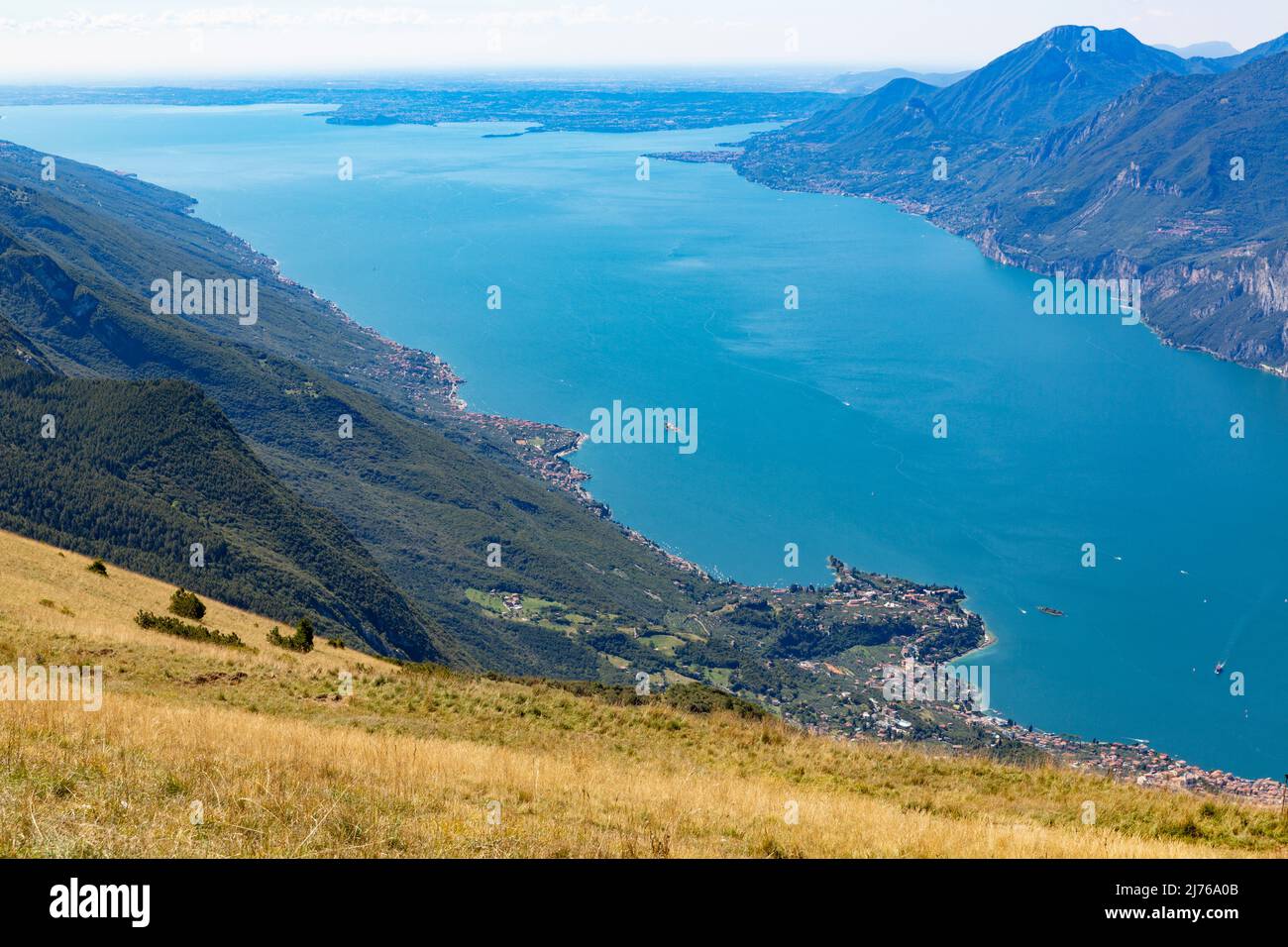 Vista dal Monte Baldo sul Lago di Garda, Malcesine, Lago di Garda, Italia, Europa Foto Stock