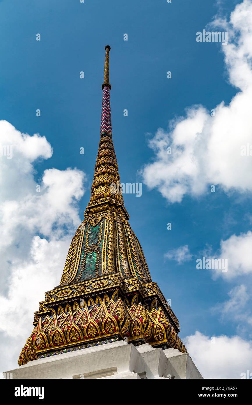 Torre della guglia, Palazzo reale, Grand Palace, Wat Phra Kaeo, Tempio del Buddha di Smeraldo, Bangkok, Thailandia, Asia Foto Stock