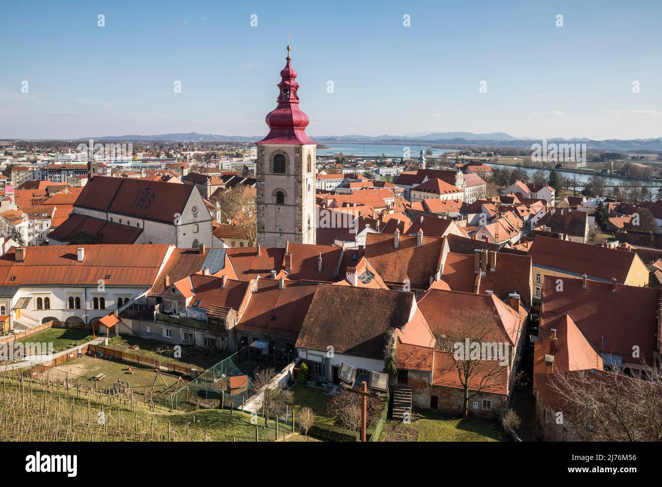 Città Ptuj (Pettau) sul fiume Drava, la città più antica della Slovenia, vista sulla città dal castello, bassa Stiria, Podravska, Slovenia, Europa Foto Stock