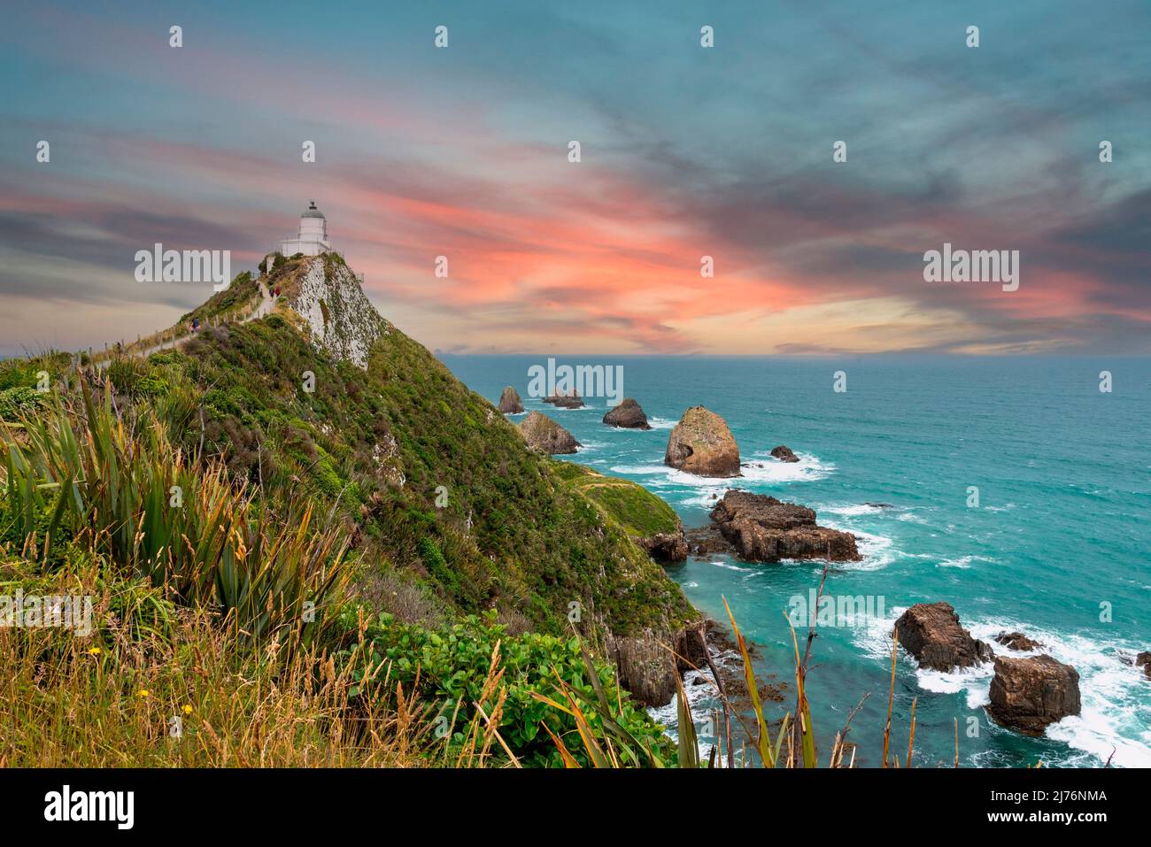 Famoso paesaggio e faro a Nugget Point, Isola del Sud della Nuova Zelanda Foto Stock